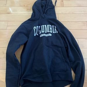 Black Columbia sweatshirt